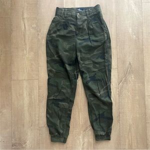 Women’s Hollister Camo Pants